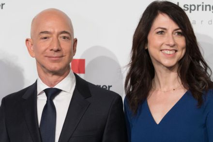 jeff bezos wife mackenzie bezos tech women gender