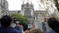 notre-dame sign