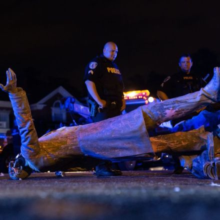 statues vandals history