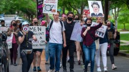 Abortion-rights advocates approach the home of U.S. Supreme Court Justice Brett Kavanaugh (Getty Images)