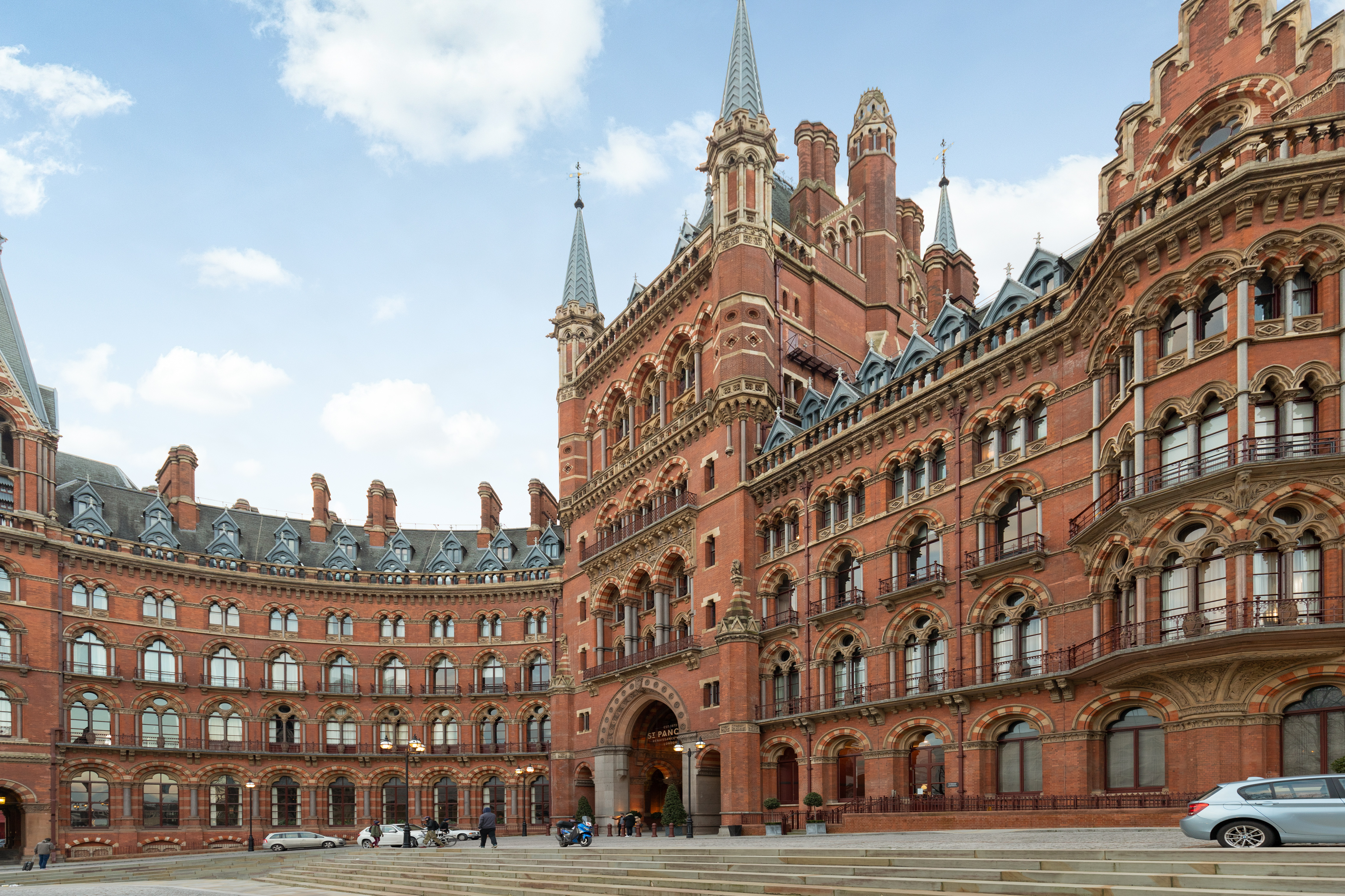 St._Pancras_Chambers_5-22_-_ext.jpg