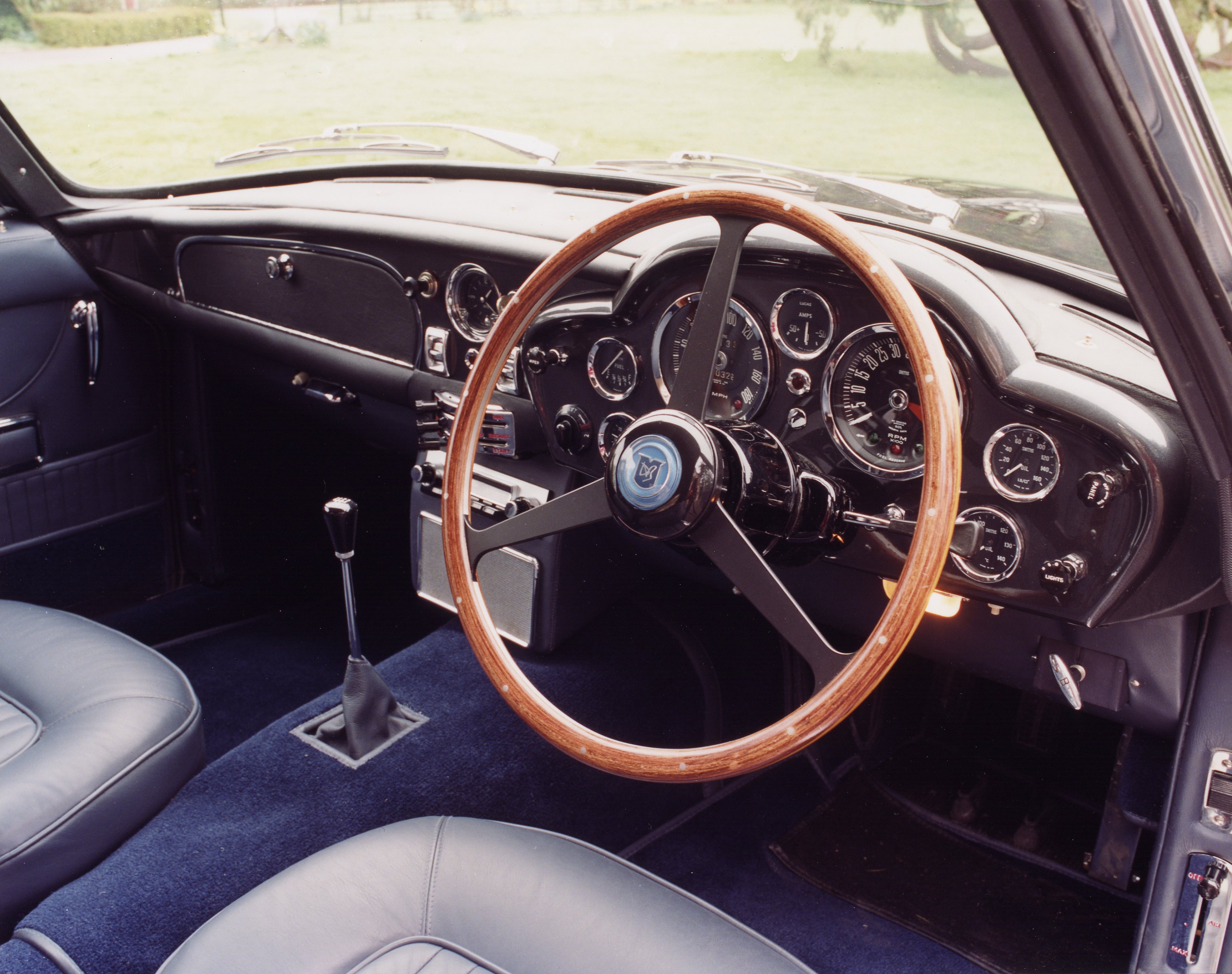 1966_1969_DB6_VOLANTE_6.jpg
