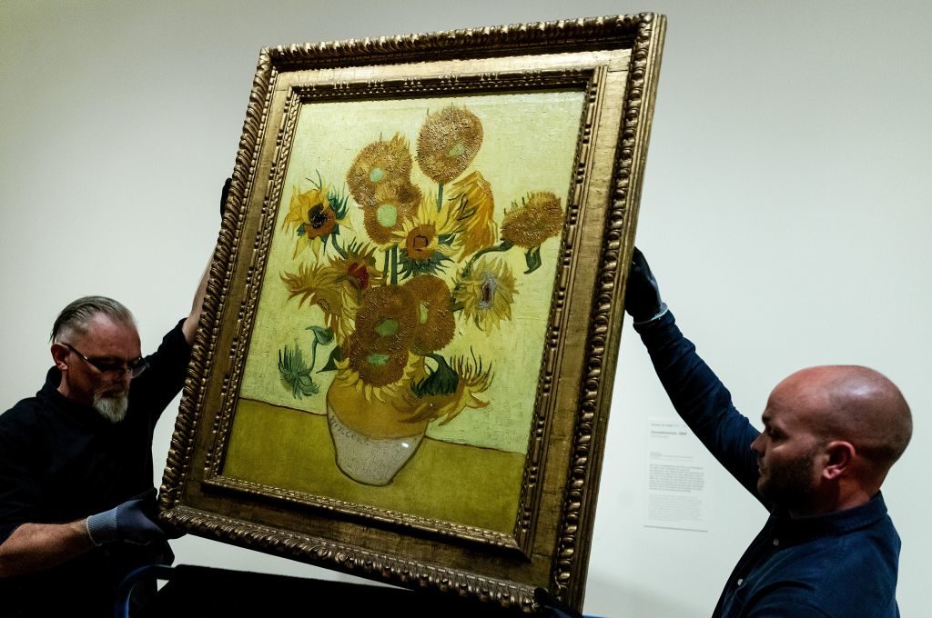 sunflowers juststopoil protesters