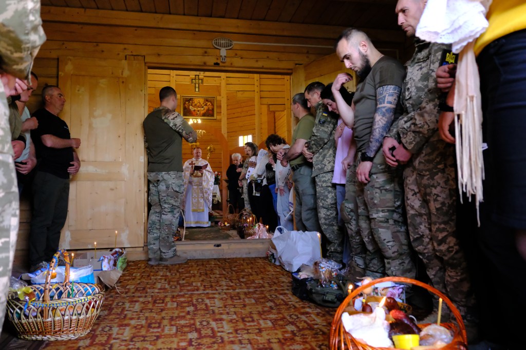 This image has an empty alt attribute; its file name is Photo3.jpg