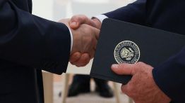 trump Steve Witkoff and Vladimir Putin shake hands (Getty)