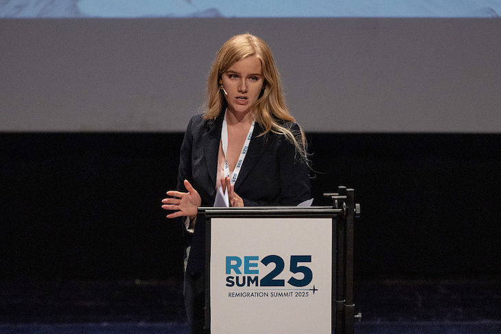 Why are illegal migrants welcome in Britain but not Eva Vlaardingerbroek?