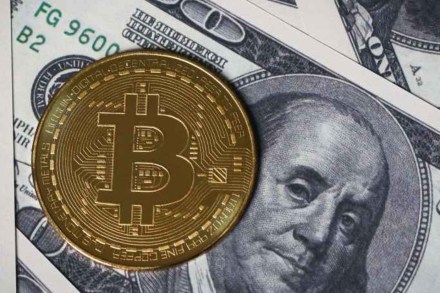 Peter Schiff on the dollar: America's bust is the world's boom