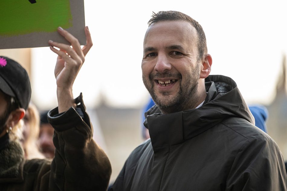 Watch: Zack Polanski’s 45-second U-turn