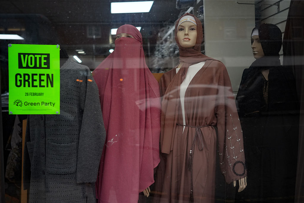 British politics is turning French