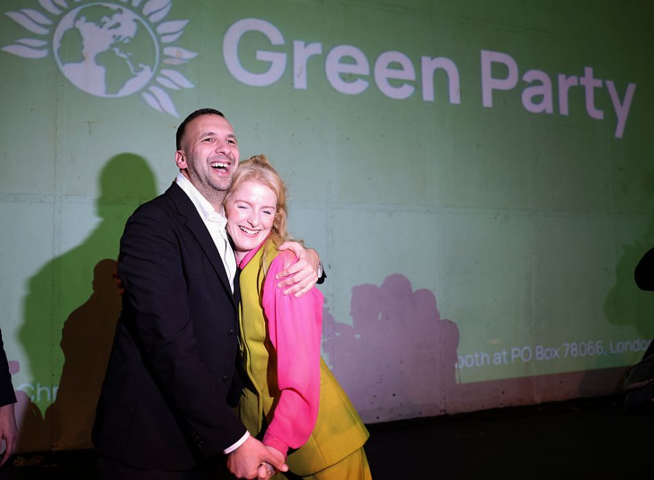 Greens hit second place in polls