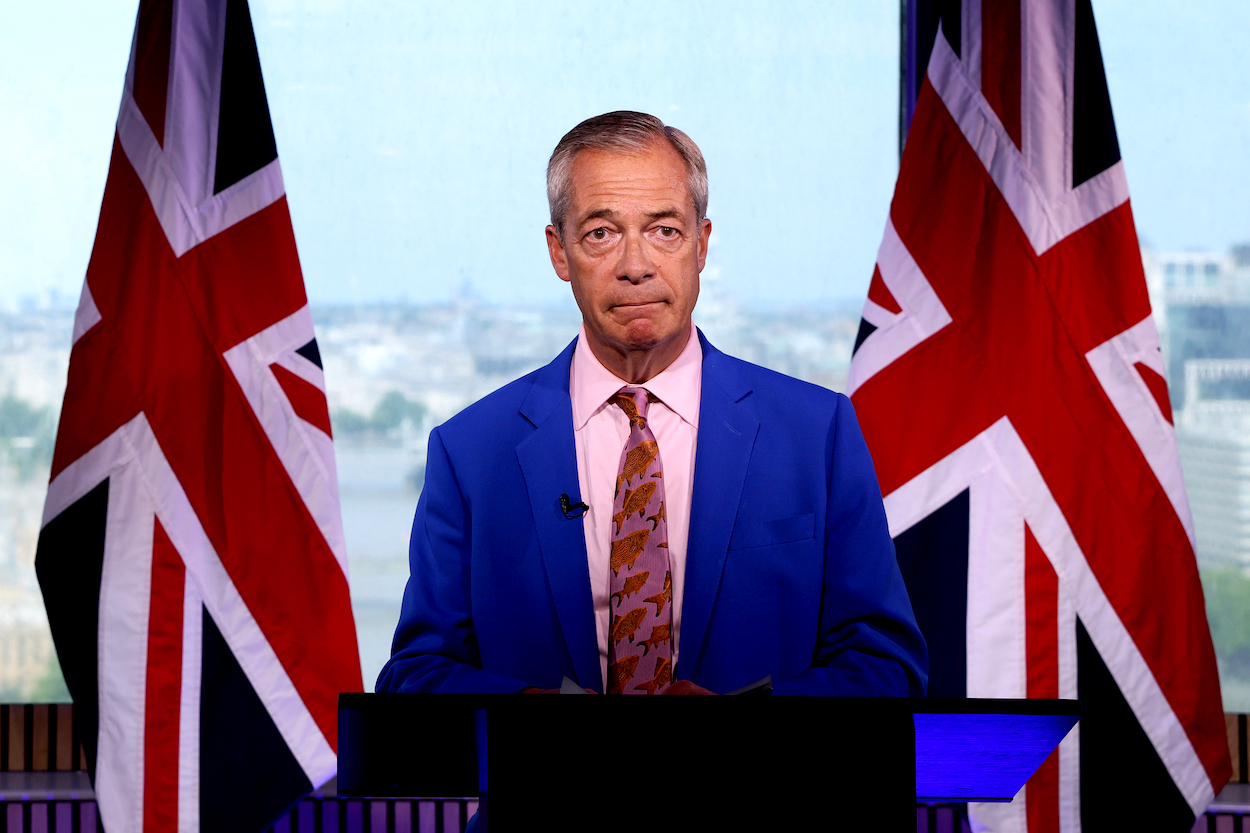 Farage resigns to fight Clacton by-election