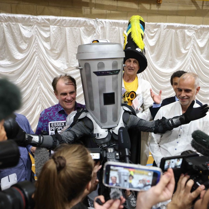 Farage beats the bin!