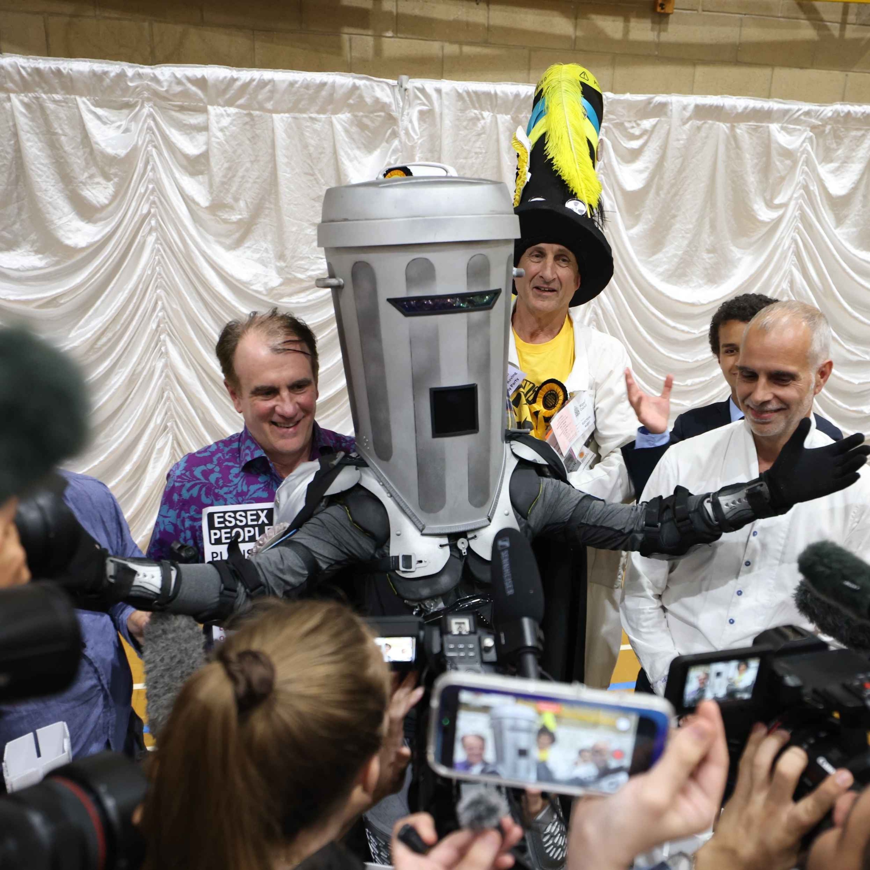 Farage beats the bin!